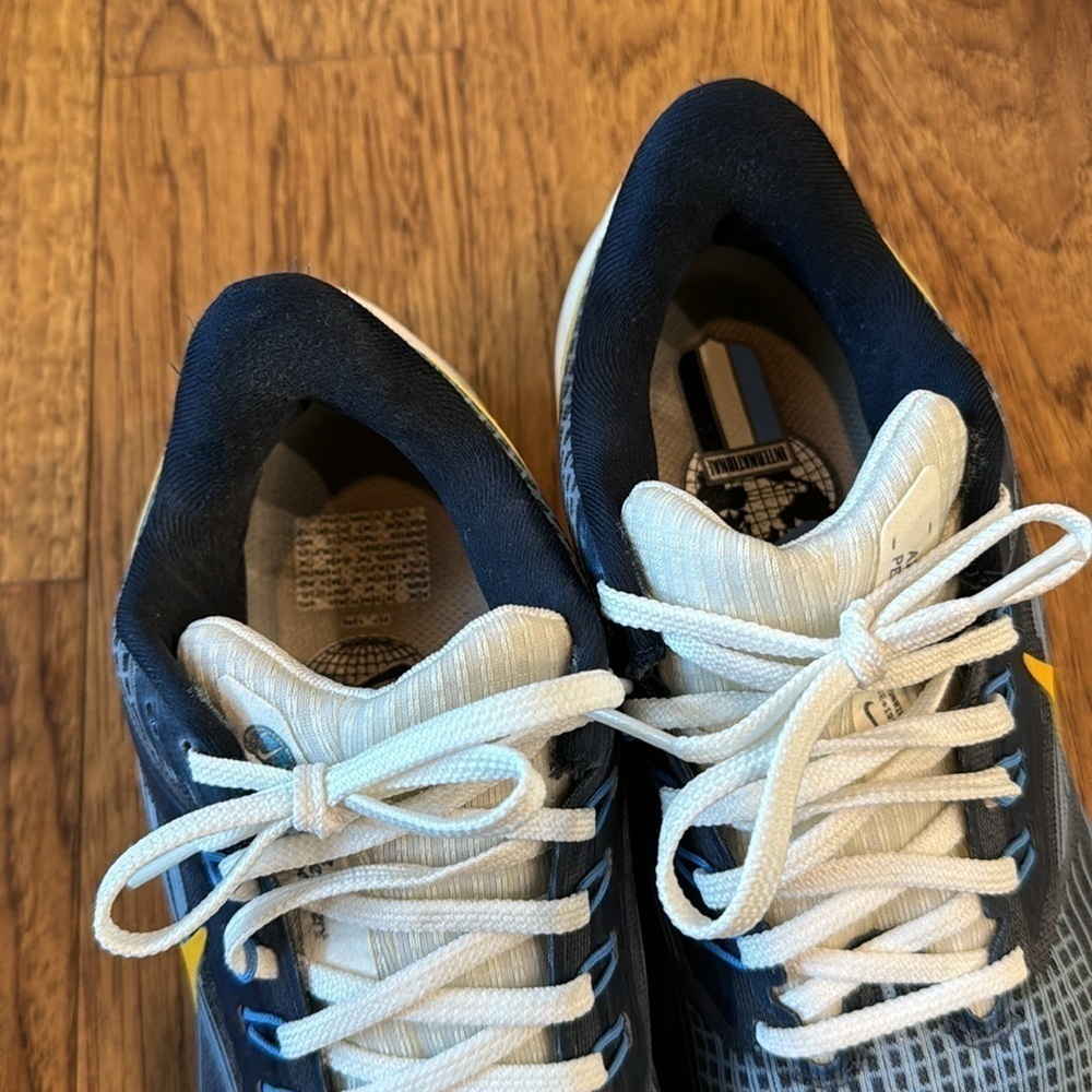 Nike Women's Shoes in Navy and Gold - Picture 8 of 10
